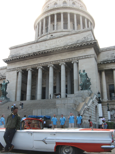 1960 chevy and capitolio