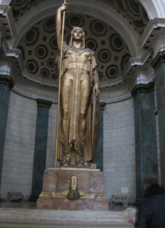Capitolio statue