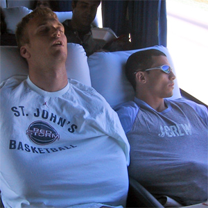 Head & Cruz sleep
          on bus