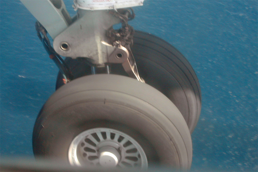 Bald
            airplane tires