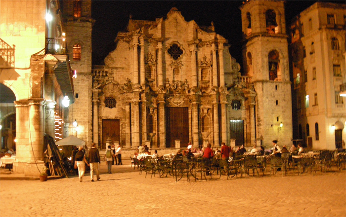 Plaza
          de la Catedral (Cathedral Square) at night