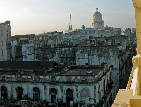 View towards Capitolio from Lido