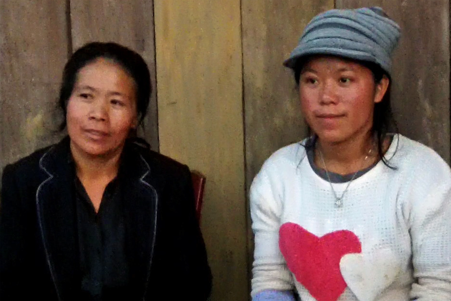 Lao Kang and Mom
          interview